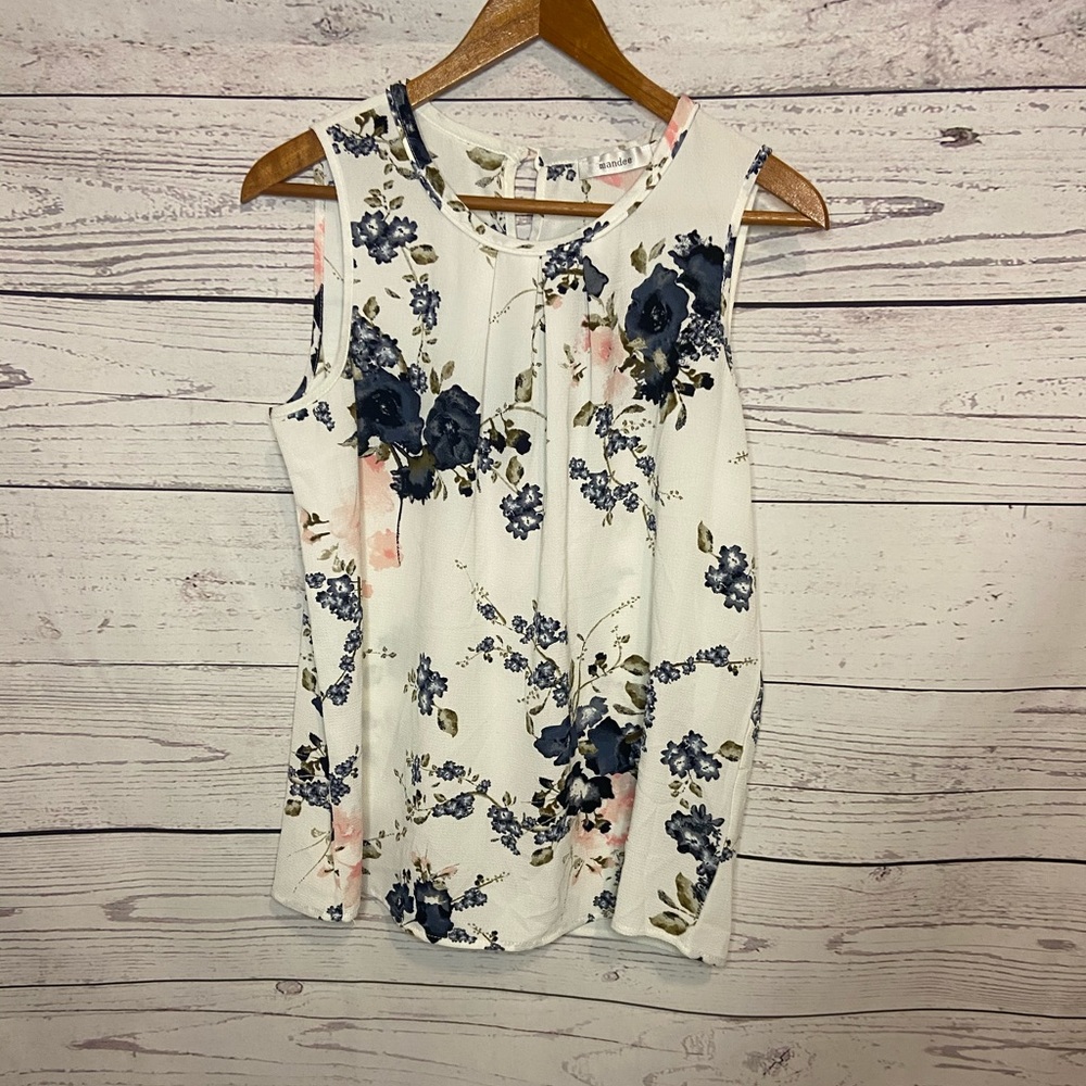 Sleeveless blouse